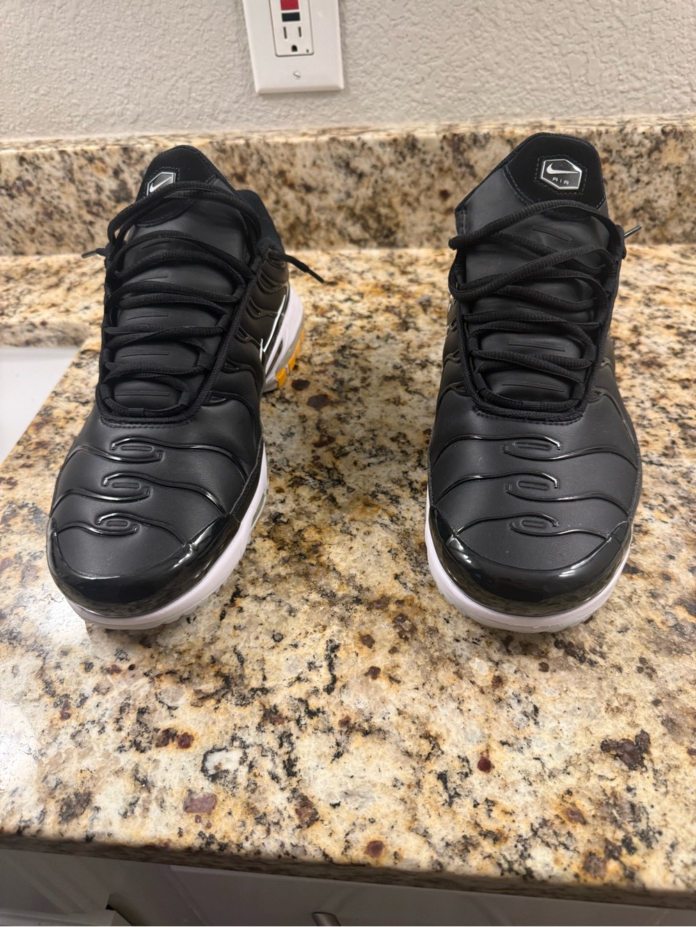 Men's Black Nike- AirMax